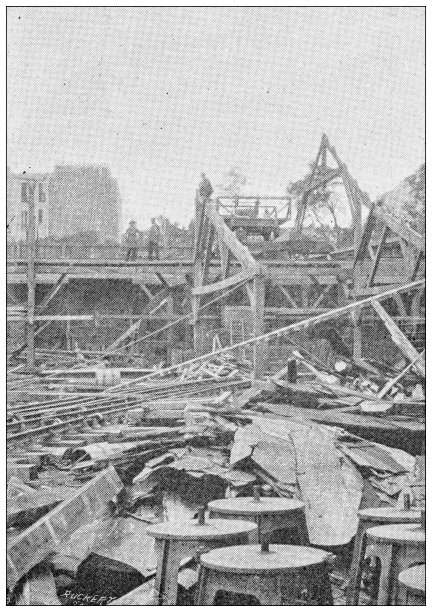 古董图片:自然灾害，1897年6月18日巴黎的旋风风暴，火车站商店，布瓦科伦贝斯图片下载