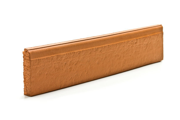 白色背景上孤立的红色瓷砖图片下载