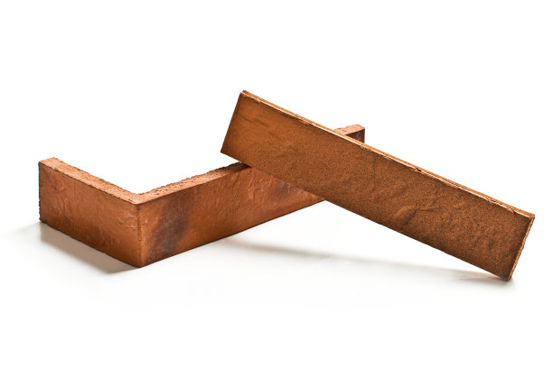 白色背景上孤立的红色瓷砖图片下载