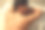 亚洲男士的背部有选择性的盐磨砂，放松男士的背部有按摩师的皮肤护理磨砂按摩。搓澡和护肤概念。图片下载