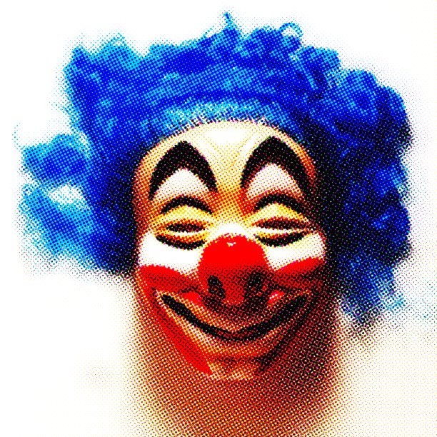 蓝色头发的恐怖小丑面具图片下载