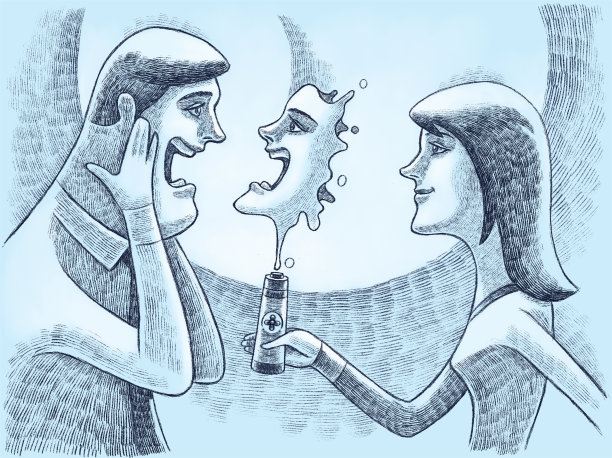 女人拿着乳液管与飞溅面膜与令人惊讶的男人图片下载