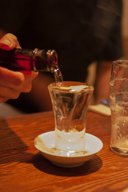 为了服务图片下载