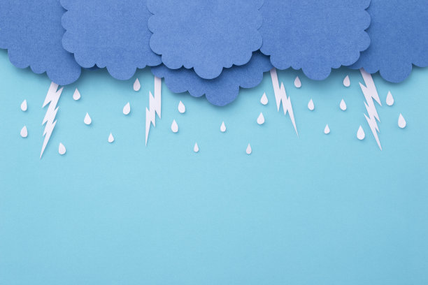 雨滴用闪电在天空上剪纸做成。图片下载