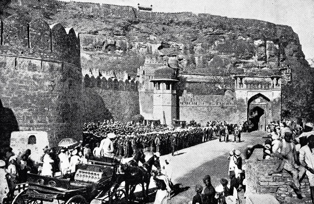 高利尔要塞，正门图片下载