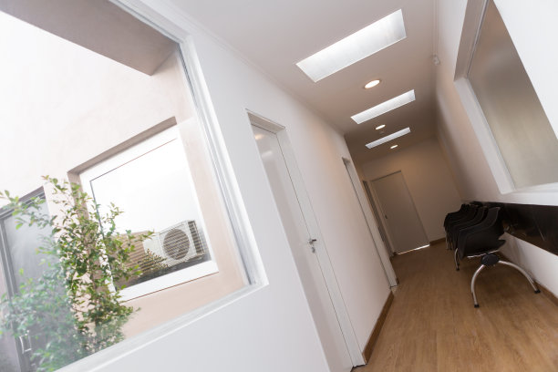 现代医学诊所候诊室图片下载