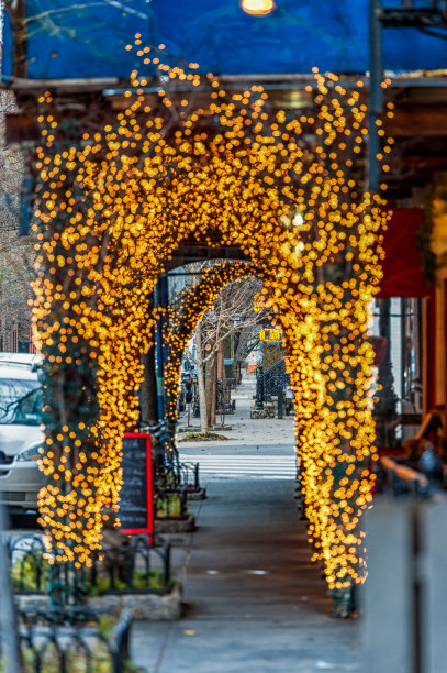 纽约街头的圣诞灯。曼哈顿。纽约,美国图片下载