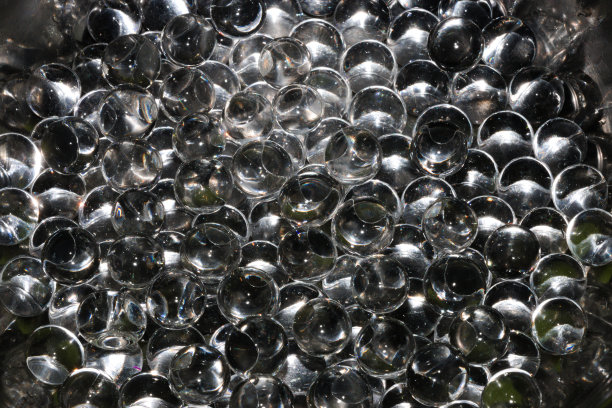 抽象银色液体背景与珠子，创意3d现代设计，金属组成，工艺墙纸图片下载