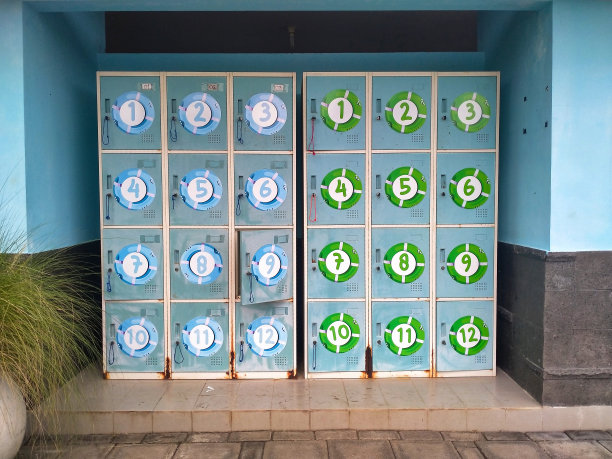 存放访客物品的储物柜图片下载