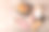 大理石背景的美容搅拌机和粉底霜。化妆化妆海绵。化妆产品。美丽的概念。放文字的地方。拷贝空间。平躺图片下载