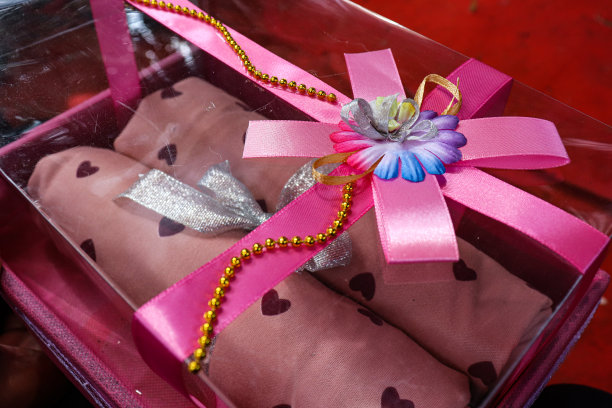 结婚礼物图片下载