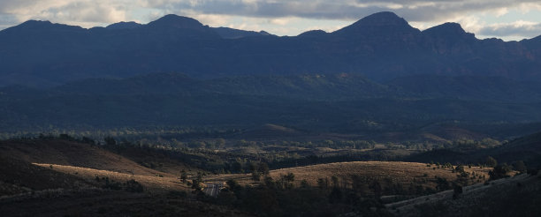 弗林德斯山脉的日落图片下载