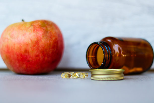 药瓶和保健苹果图片下载