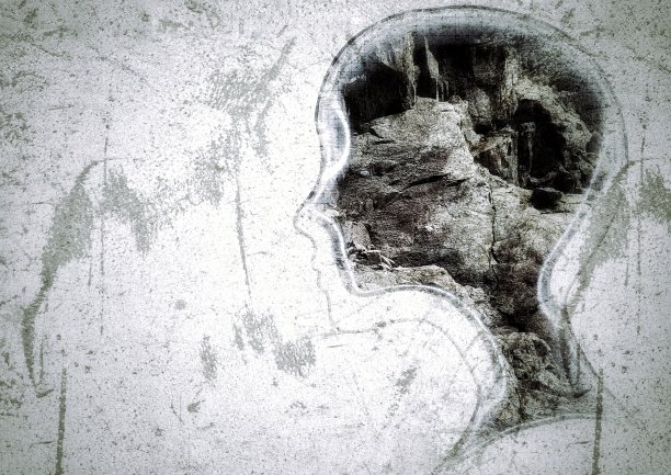 画在混凝土墙上的抽象人物的轮廓图图片下载