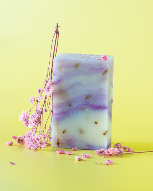 丁香手工肥皂与薰衣草图片下载
