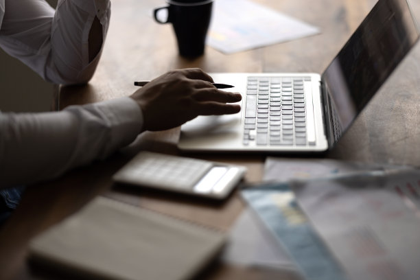 技术是现代商业的关键图片下载