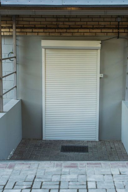 门上有卷帘门图片下载