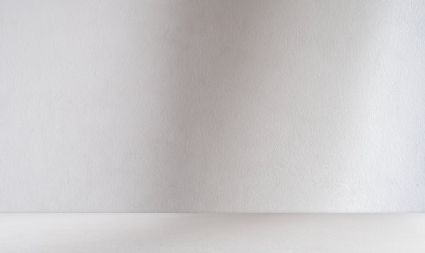 背景和混凝土背景和水泥架子展示黑色和灰色的产品，工作室内部空荡荡，背景是空白的信息。图片下载