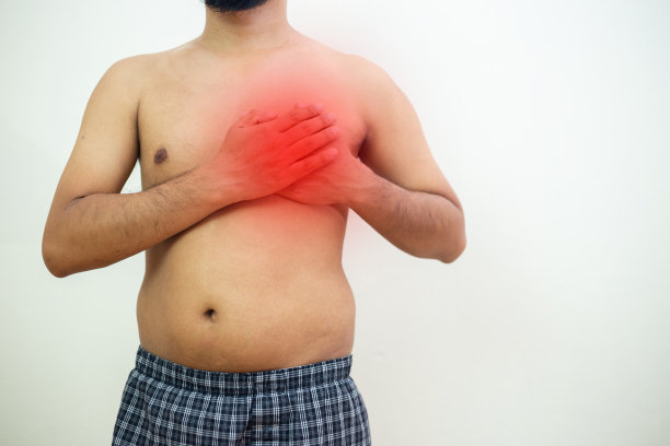 心脏病发作的概念。男人胸口疼这是心脏病手摸胸。痛苦的呼吸。用来宣传心脏病的图片。图片下载