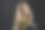 画室里的中年金发女郎图片下载