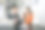 亚洲商务同事商务演示和解释，并使用笔记本电脑和平板电脑。团队合作，金融营销团队，而坐在家里的办公室。图片下载