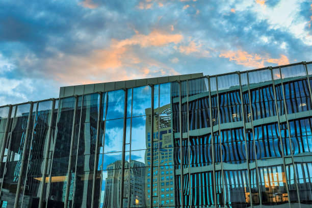 城市建筑日落映射图片下载