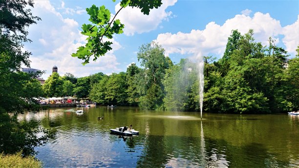 德国威斯巴登Kurpark。图片下载