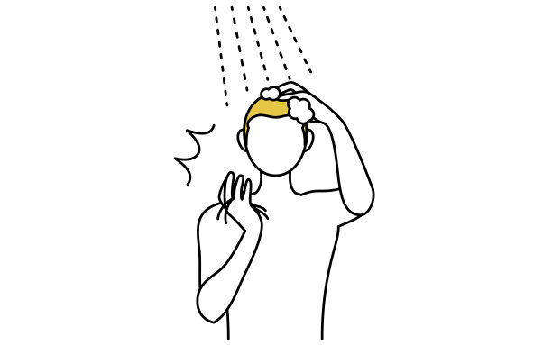 AGA洗发时惊讶于脱发的男性模式秃顶男子图片下载