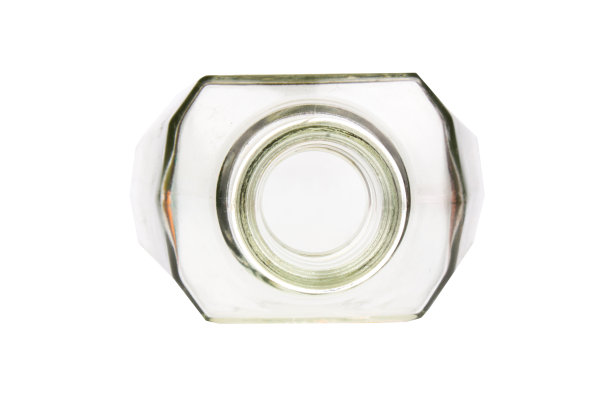 白色背景上孤立的空酒瓶图片下载