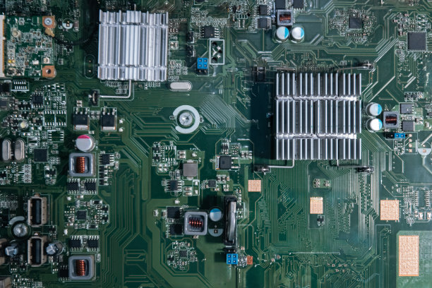 主板电脑上的散热器图片下载