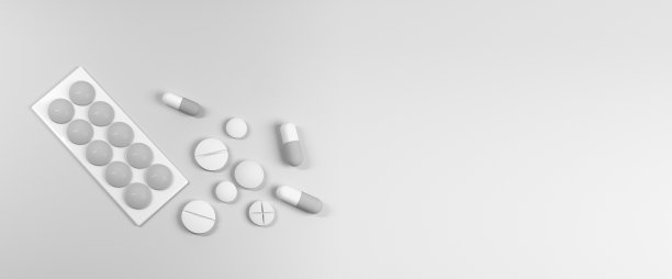 黑色和白色药丸，片剂和胶囊水泡药房和医药，与注射器。白色背景。图片下载