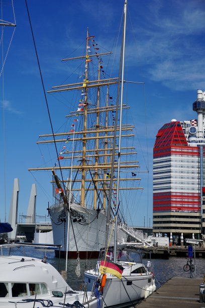 哥德堡港。瑞典港口。哥德堡市中心的海港。哥德堡的古船。港口里的复古船。图片下载