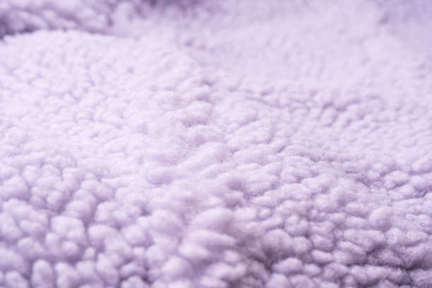 紫色的皮毛纹理作为背景。图片下载