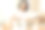 满意的网络商店员工通过Skype向客户展示化妆品图片下载