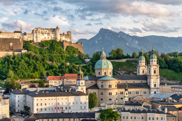 日落时分的奥地利萨尔茨堡图片下载