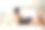 高角度观看美丽的健康和运动的亚洲年轻女子拿着沙拉碗和吃后训练芭蕾舞蹈躺下图片下载