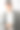 穿着西装外套和开领衬衫的年轻企业家图片下载