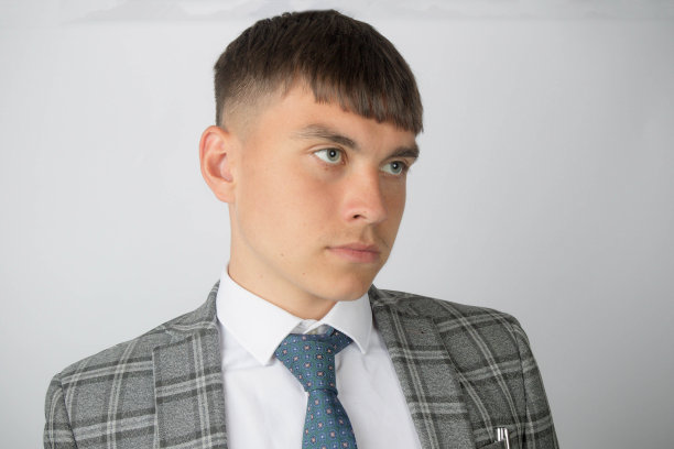 西装革履图片下载