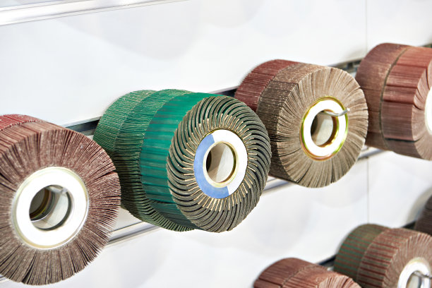 用砂纸打磨附件图片下载