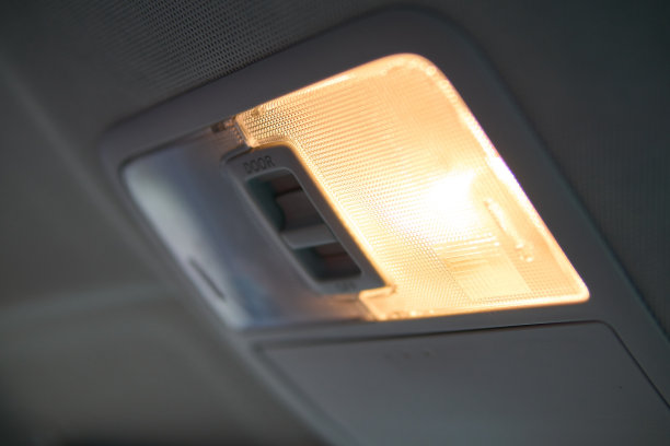 舱内灯光的特写。图片下载