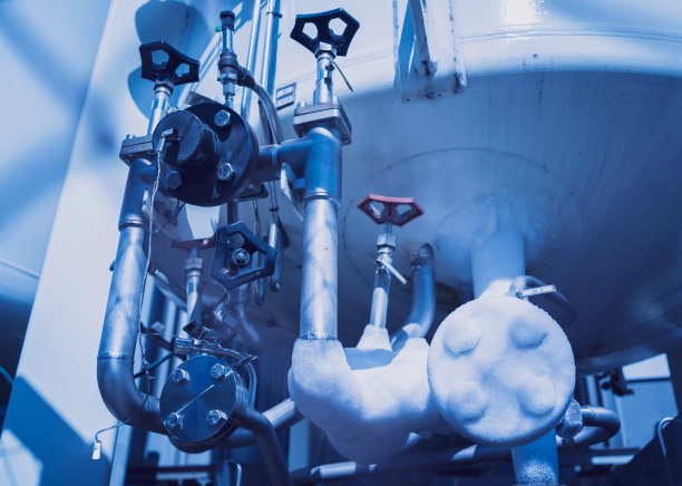 用于生产工业气体的液氮罐和热交换器盘管图片下载