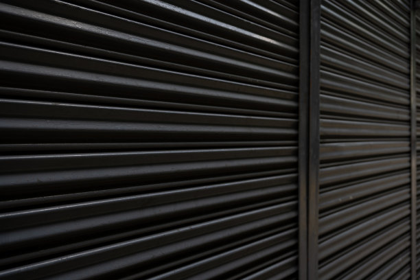 条纹金属工业门图片下载