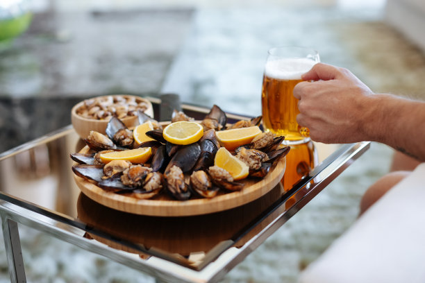 土耳其风味的开胃街头小吃，叫做midye dolma图片下载