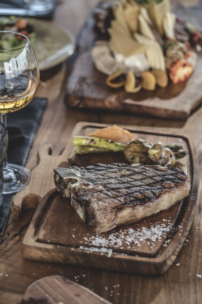 牛排盘特写照片图片下载