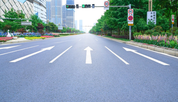 中国成都金融城天府大道红绿灯路口图片下载