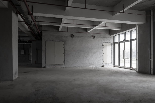 未装饰的混凝土办公楼图片下载