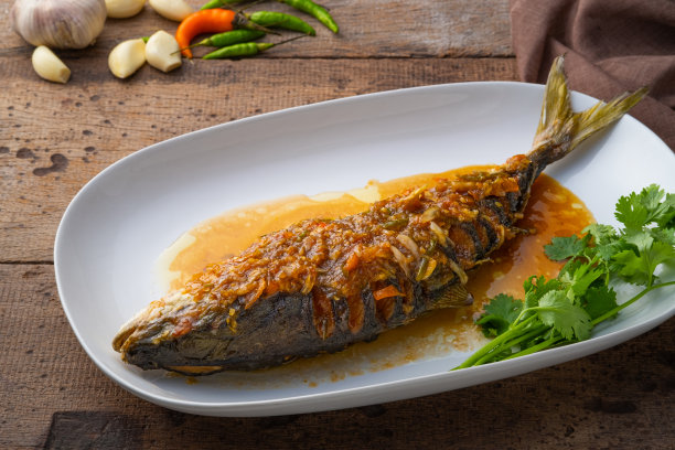 甜辣酱炸鱼。图片下载