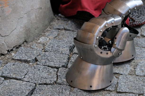 中世纪步兵连指手套。钢手套。图片下载