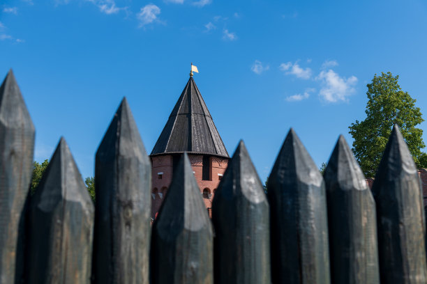 图拉克里姆林宫在木栅栏上图片下载