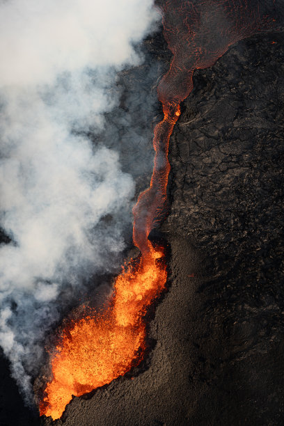 2023年雷克雅内斯火山喷发图片下载